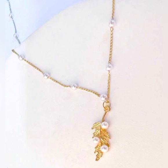“Pretty Pearl Fern Leaf” Gold Wavy Textured Pearl Bead Chic Nature Boho Necklace - Picture 3 of 9